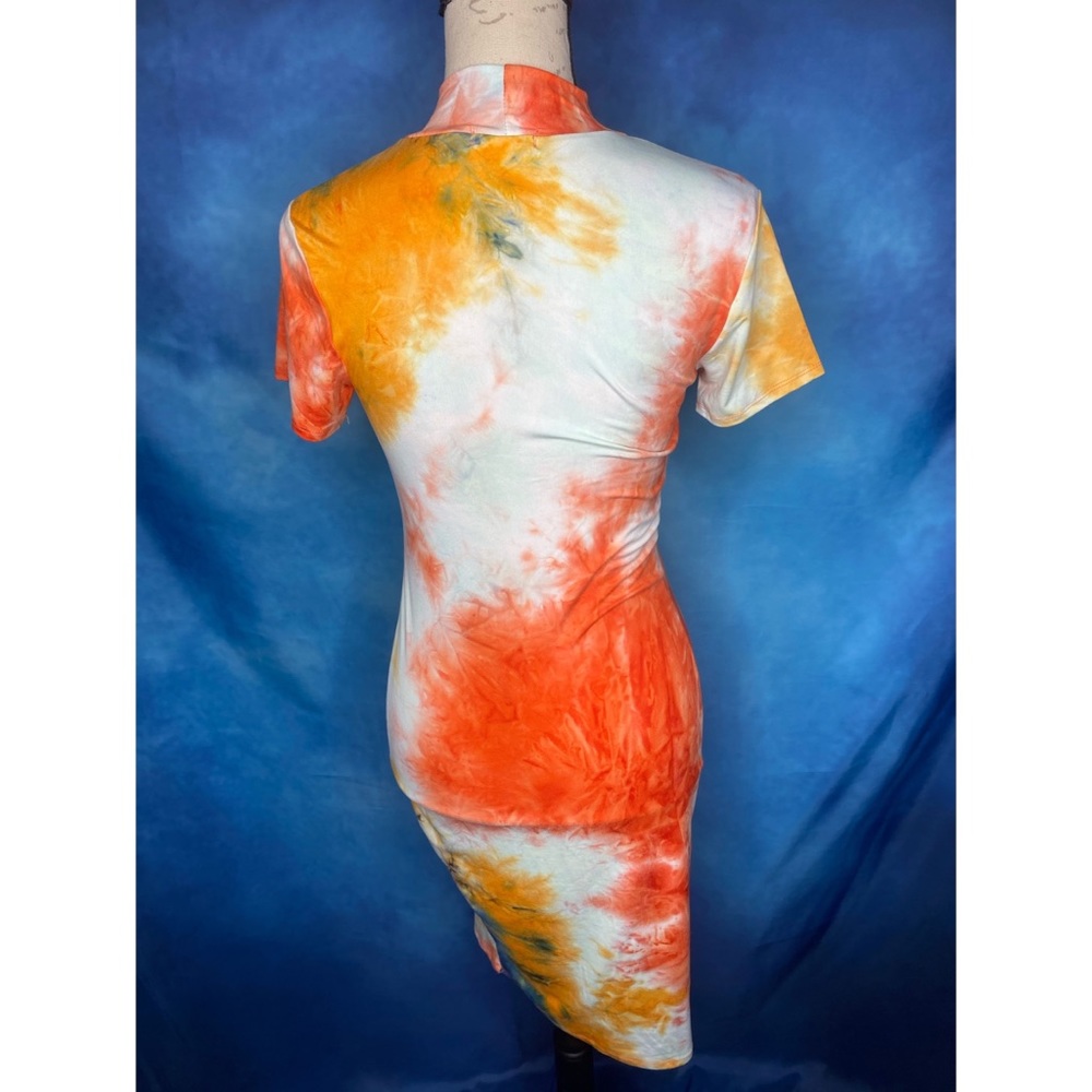 New Tie Dye Midi Dress By HEARTS AND HIPS - Picture 2 of 2